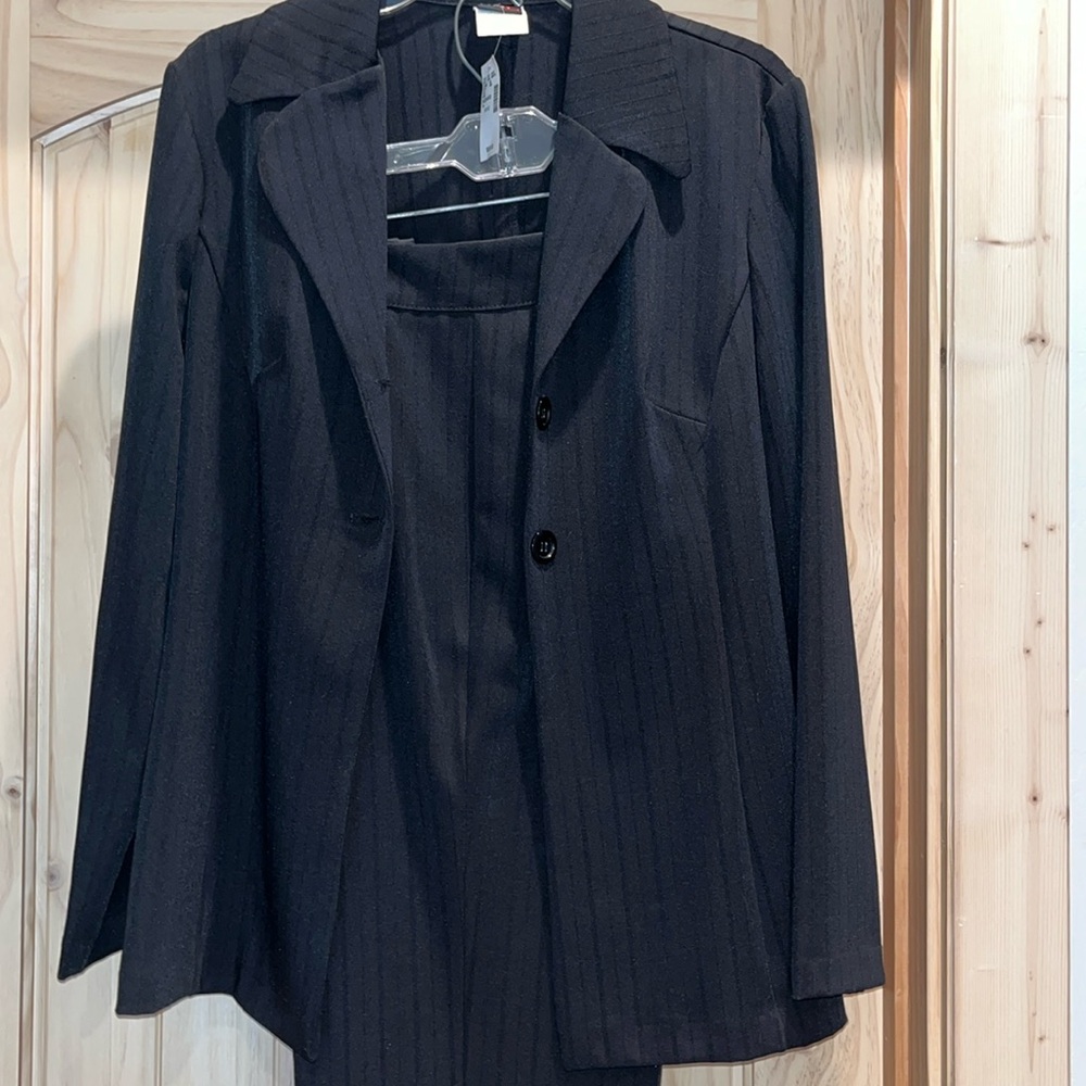 NWT black stripe pant suit 11/12